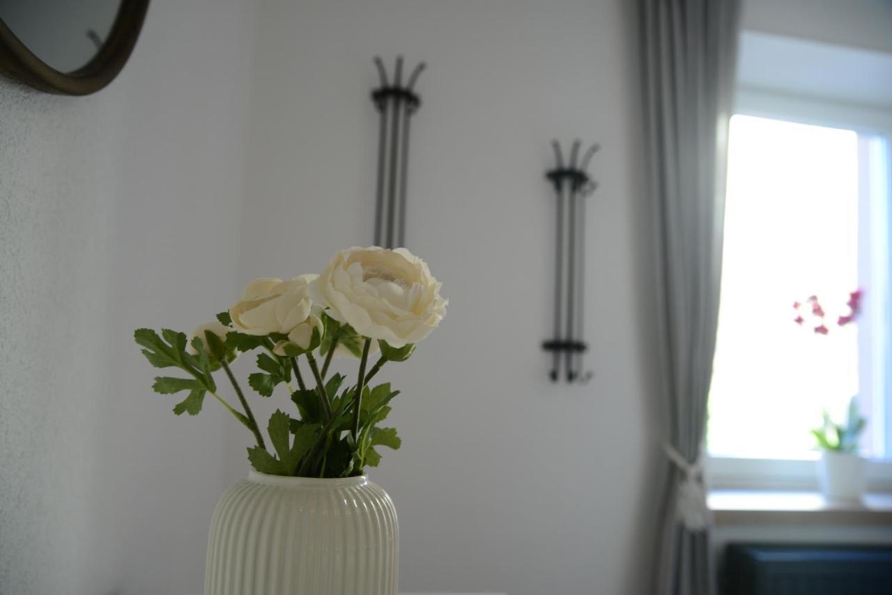 Ferienwohnung Die Alte Schule เดาน์ ภายนอก รูปภาพ