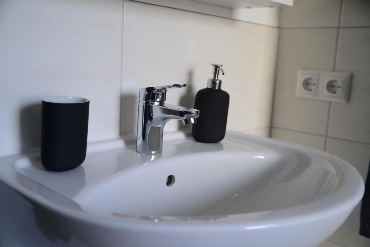 Ferienwohnung Die Alte Schule เดาน์ ภายนอก รูปภาพ